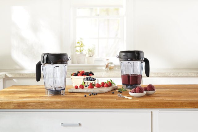 Vitamix (Low Profile) Container with lid and blade (64oz - 2L)